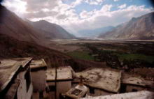 nubra-valley-Lhadack.jpg